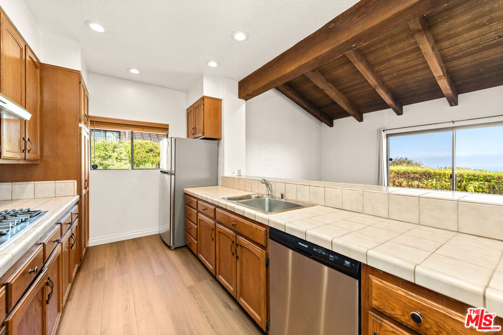 Malibu Country Estates - Residential Lease