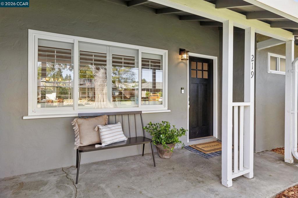 219 Evelyn Dr