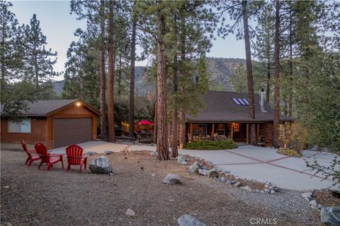 Photo of 2505 Brentwood Place, Pine Mountain Club, CA 93222 (MLS # SR26079211)