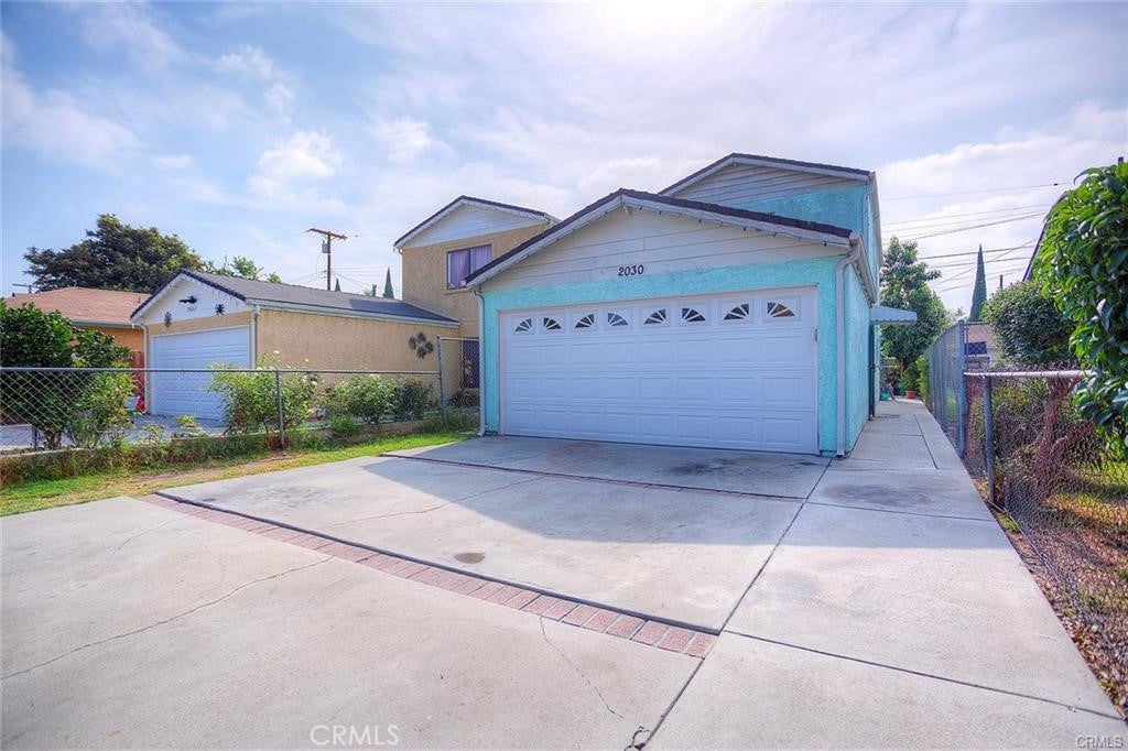 2030 E Wayside