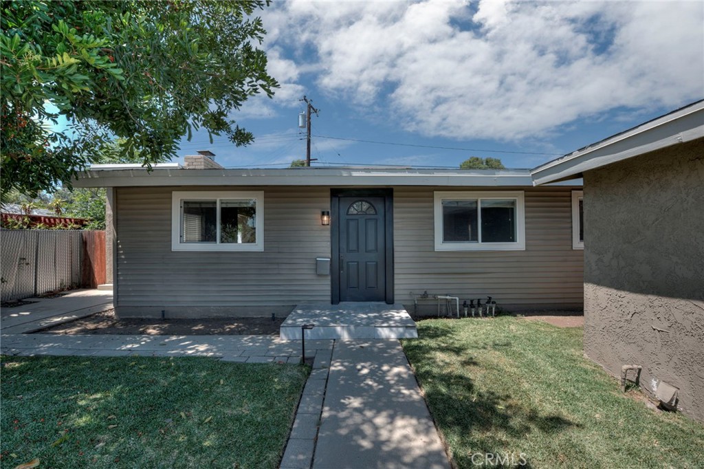 19079 E Linfield