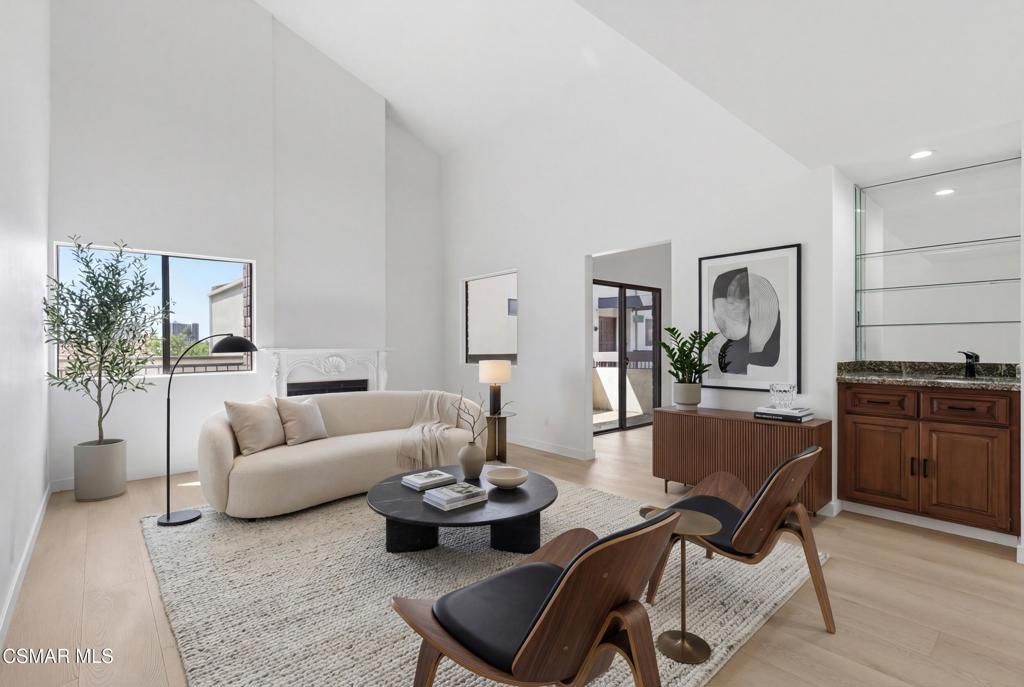 Photo of 1200 Valley View Road #304, Glendale, CA 91202 (MLS # 226001646)