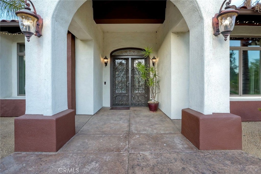 21977 Paseo Chico
