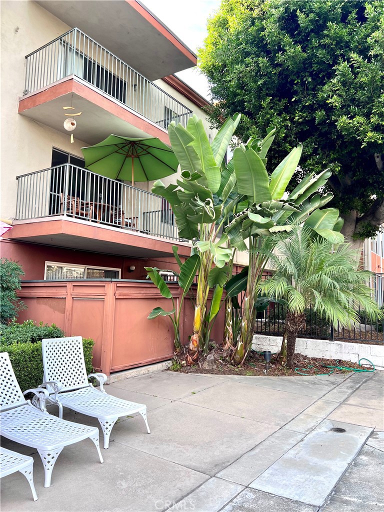 400 N Acacia Avenue A17