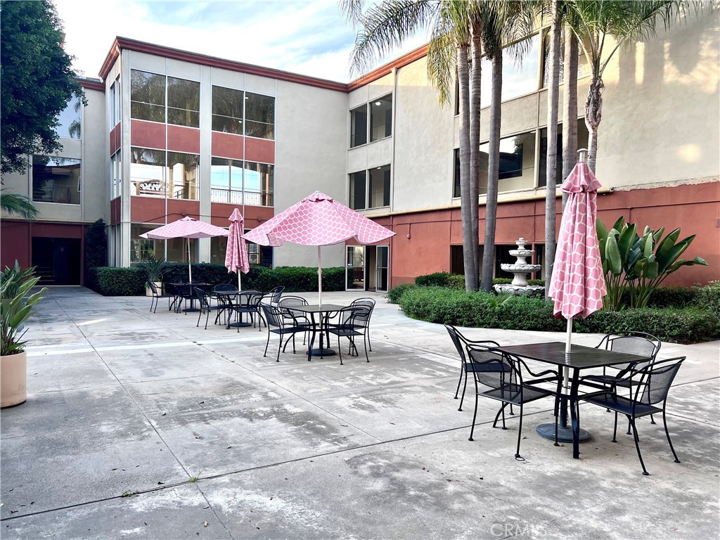 400 N Acacia Avenue A17