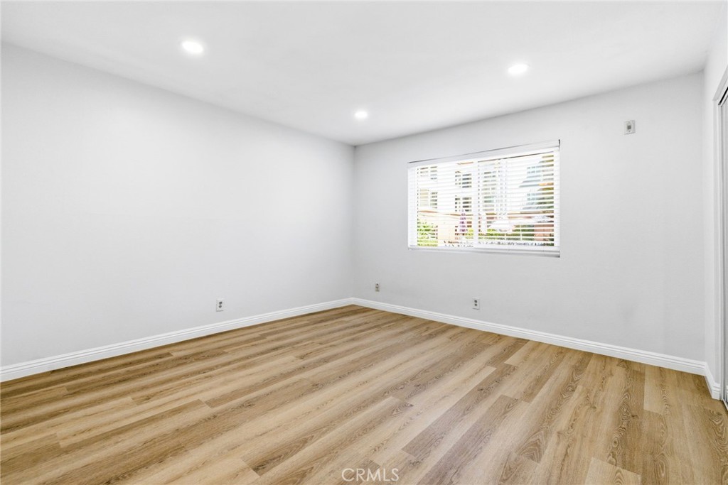 400 N Acacia Avenue A17