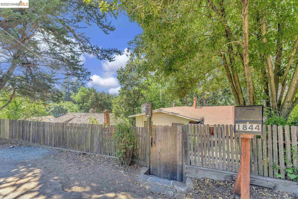 MONTCLAIR - Residential