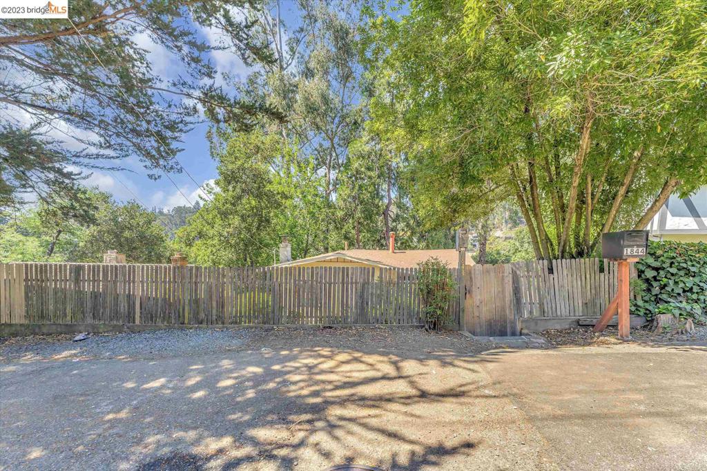 MONTCLAIR - Residential