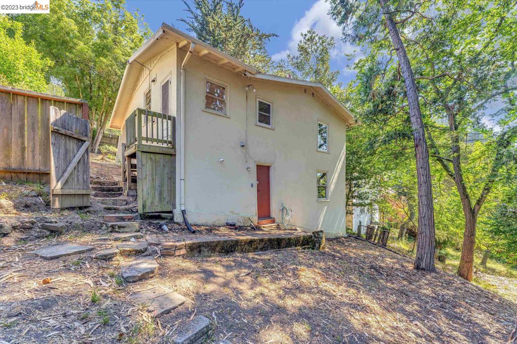 MONTCLAIR - Residential