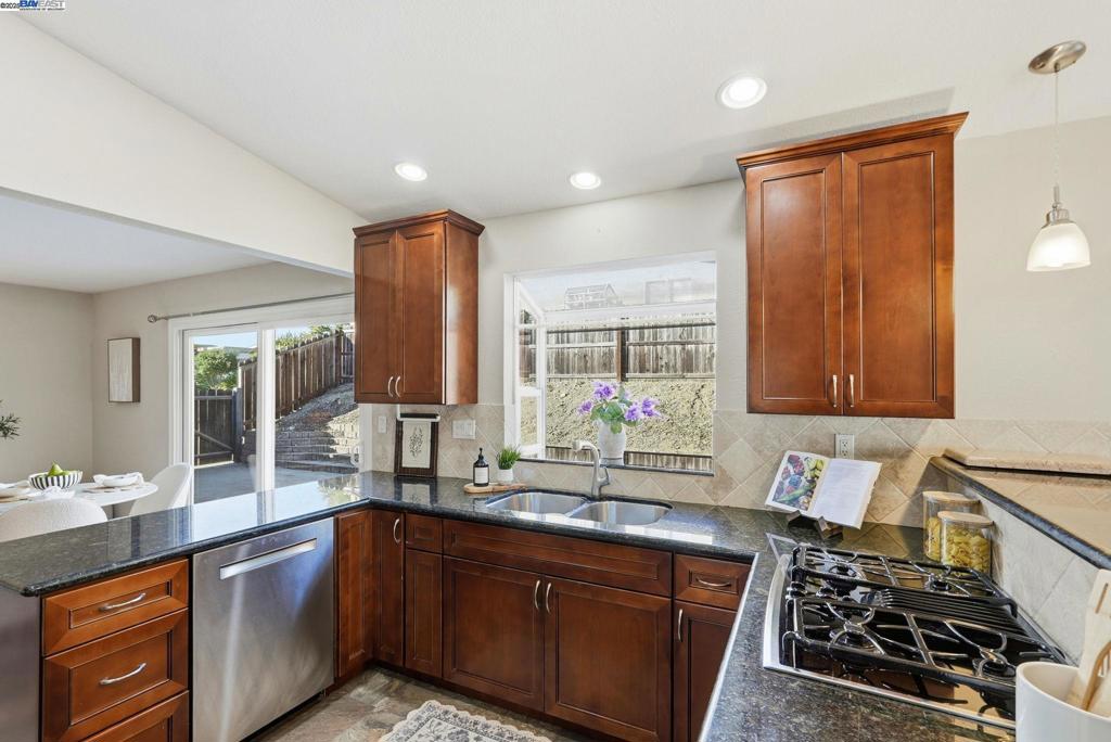 BRIAR RIDGE - Residential