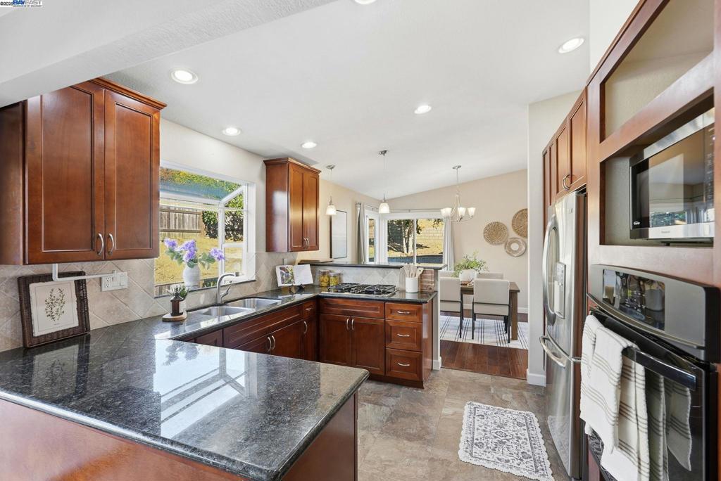 BRIAR RIDGE - Residential