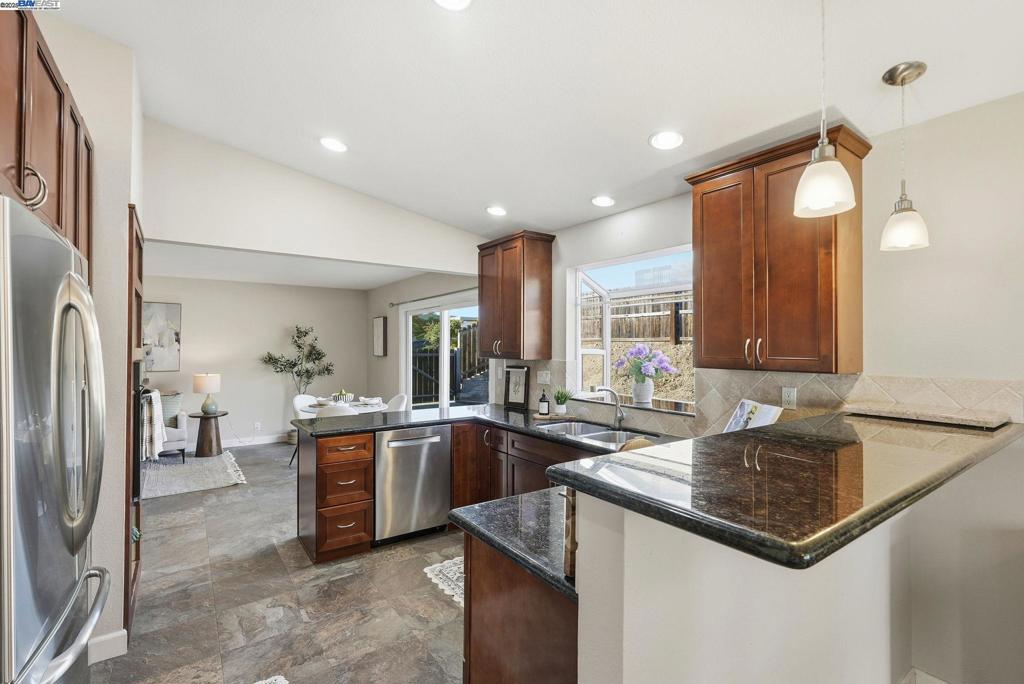 BRIAR RIDGE - Residential