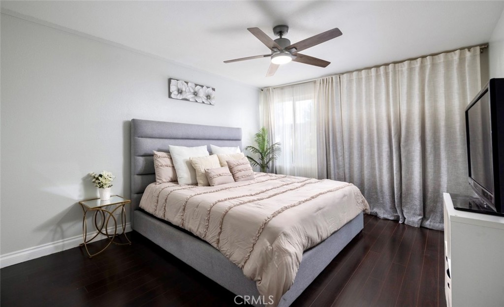 1000 W MacArthur Boulevard 11