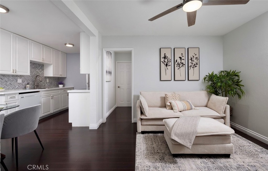 1000 W MacArthur Boulevard 11