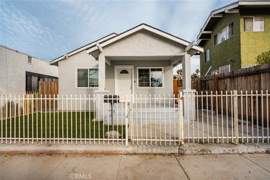 2320 Locust Ave