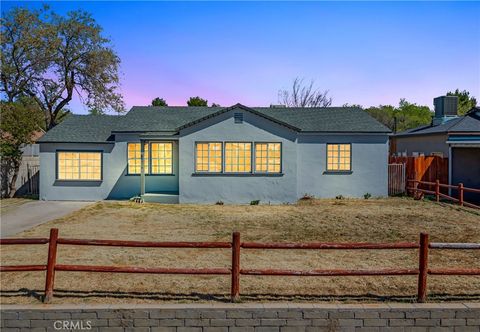 Photo of 44516 Fern Ave, Lancaster, CA 93534 (MLS # SR26066235)