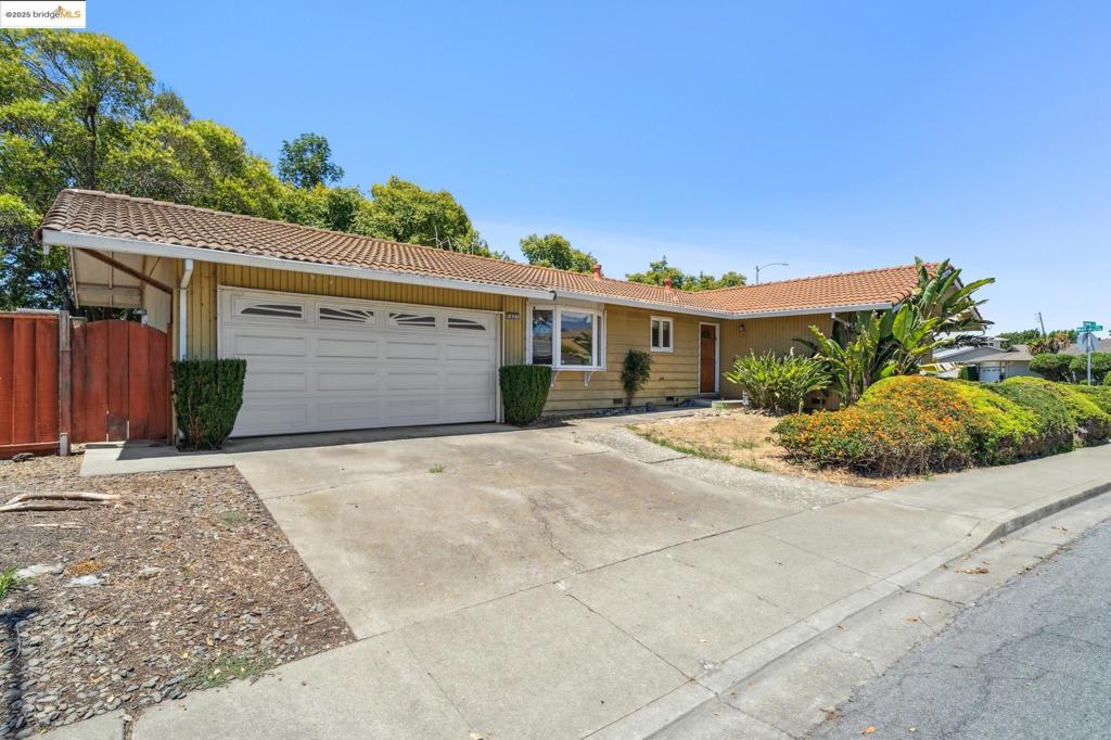 1401 Lemos Ln