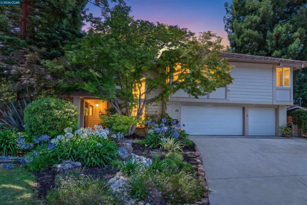 25 Lynnbrook Ct