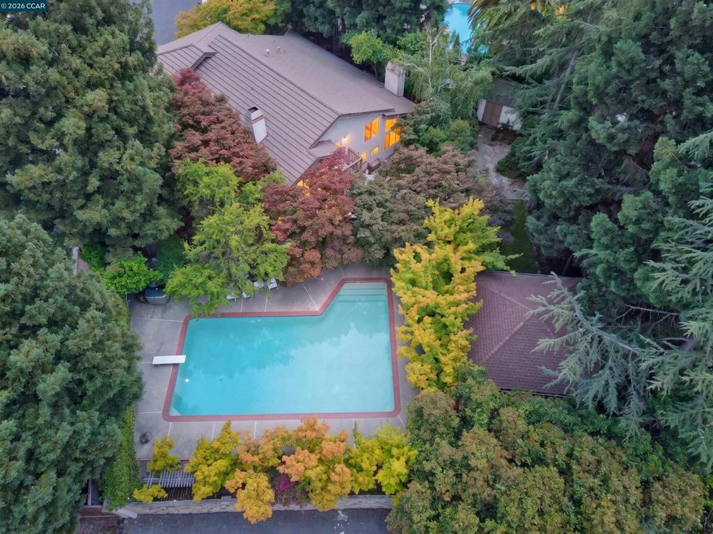 25 Lynnbrook Ct