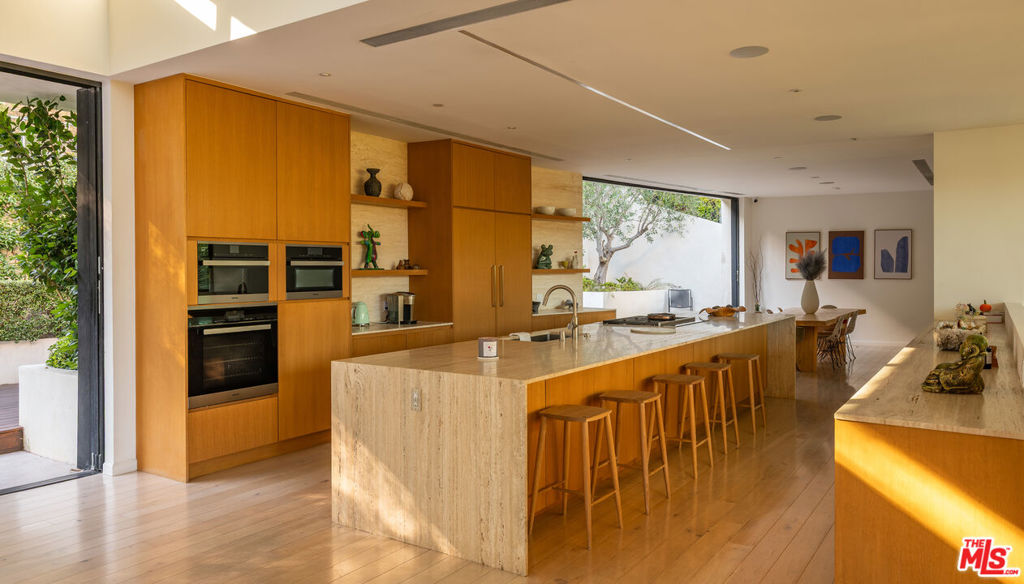 7681 Willow Glen Road