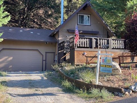 Photo of 15908 Mil Potrero Hwy, Pine Mountain Club, CA 93222 (MLS # CV25165769)