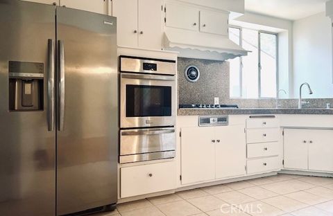 Photo of 8954 Chimineas Avenue, Northridge, CA 91325 (MLS # WS25160704)