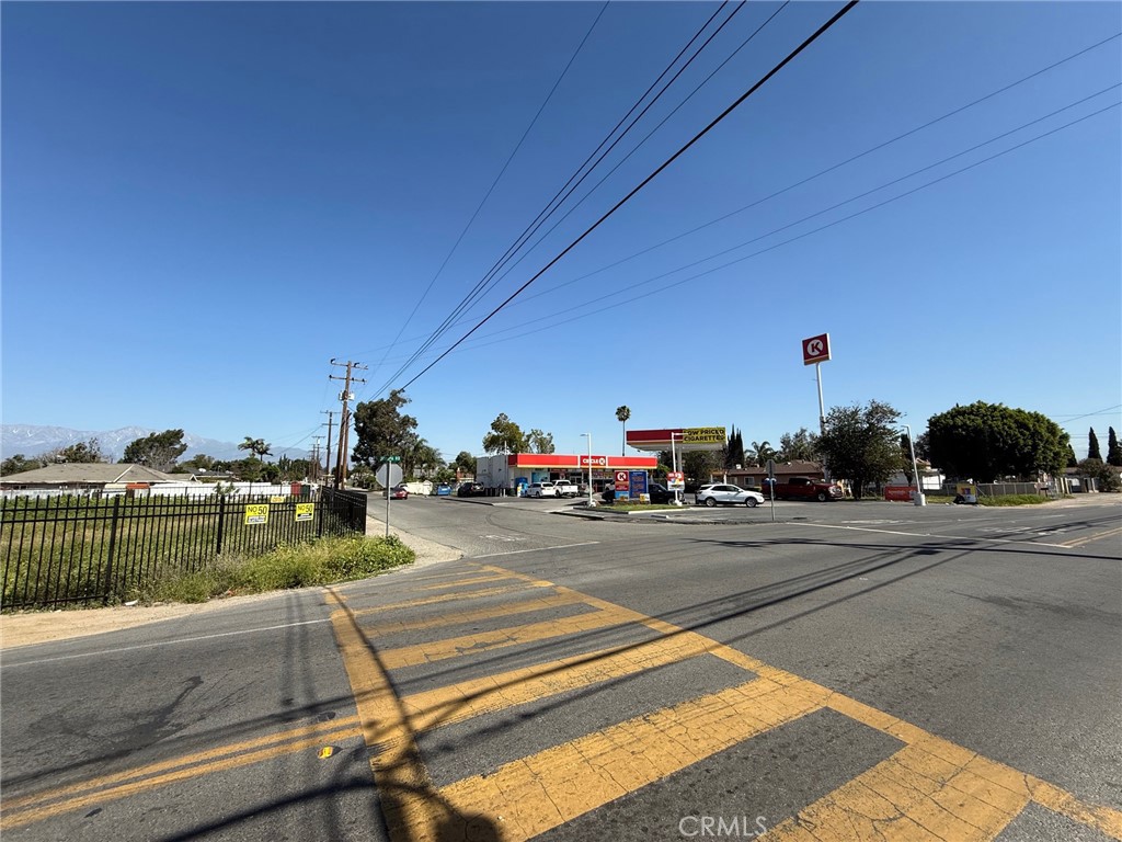 10621 Jurupa Rd