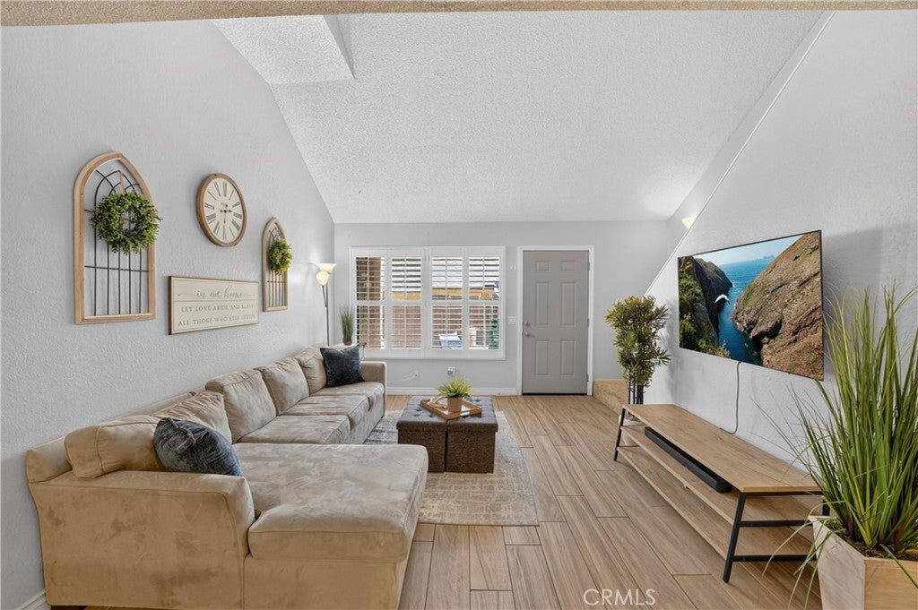435 W 9th B3