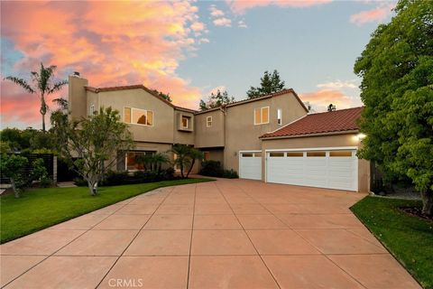 Photo of 16511 Alyse Court, Encino, CA 91436 (MLS # SR26088389)