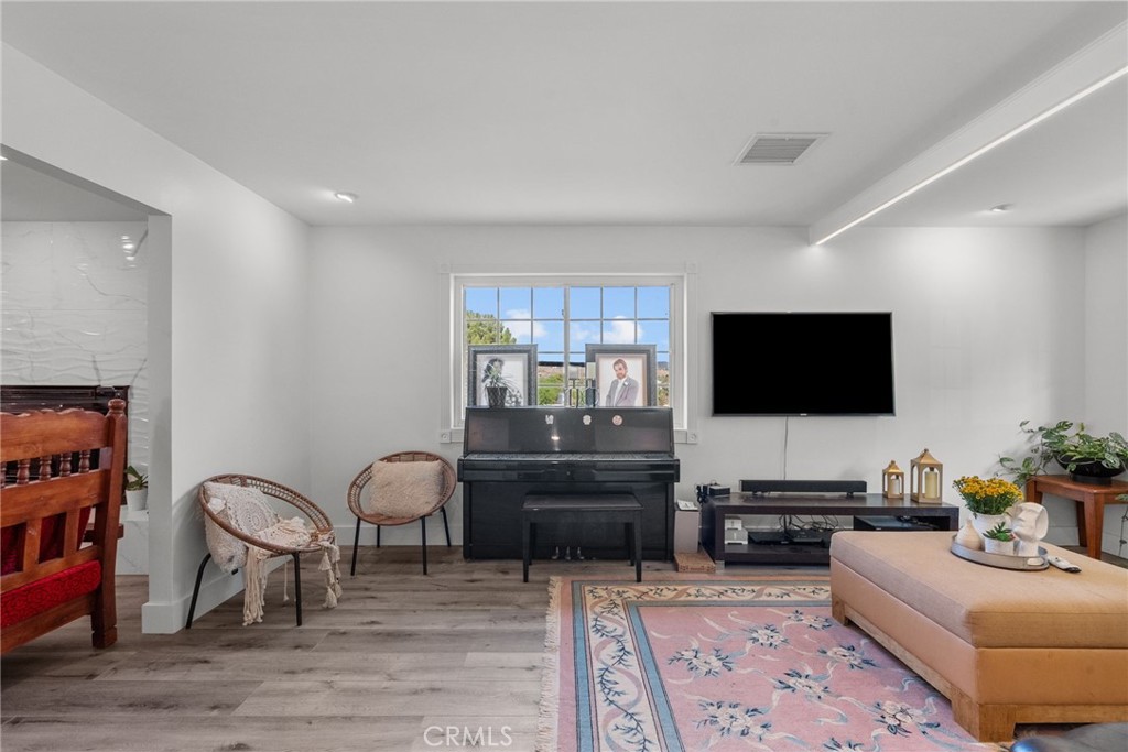 Custom Agua Dulce (CADUL) - Residential