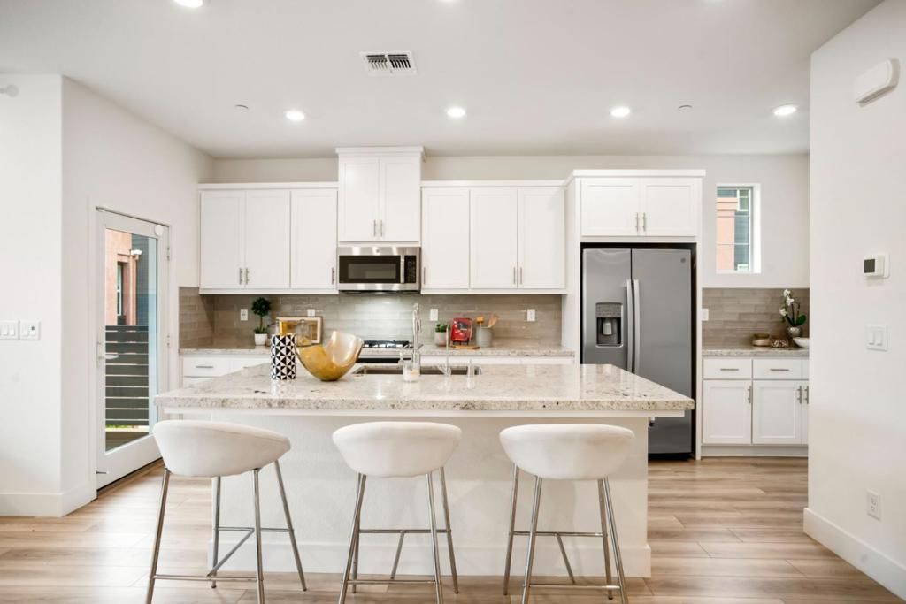 Photo of 5720 Greige Circle #G, Dublin, CA 94568 (MLS # ML82028826)