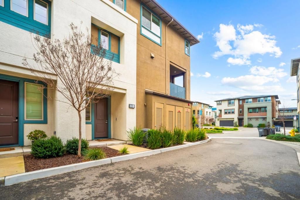 Photo of 5720 Greige Circle #G, Dublin, CA 94568 (MLS # ML82028826)