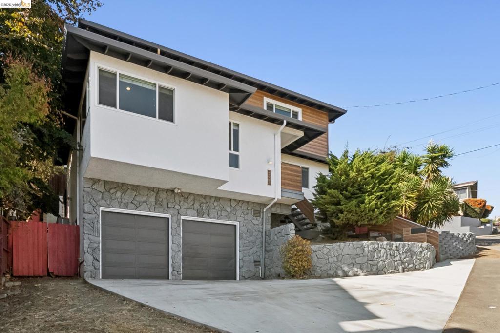 2121 166Th Ave