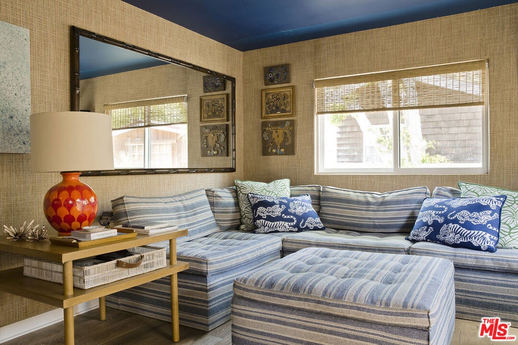 52 Paradise Cove