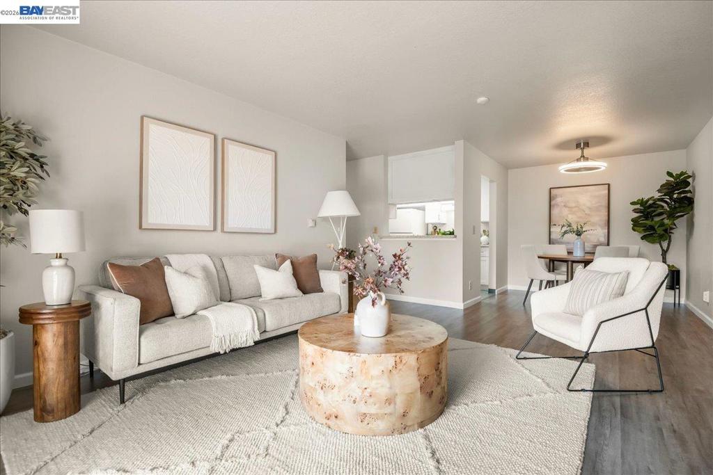 39843 Cedar Blvd 118