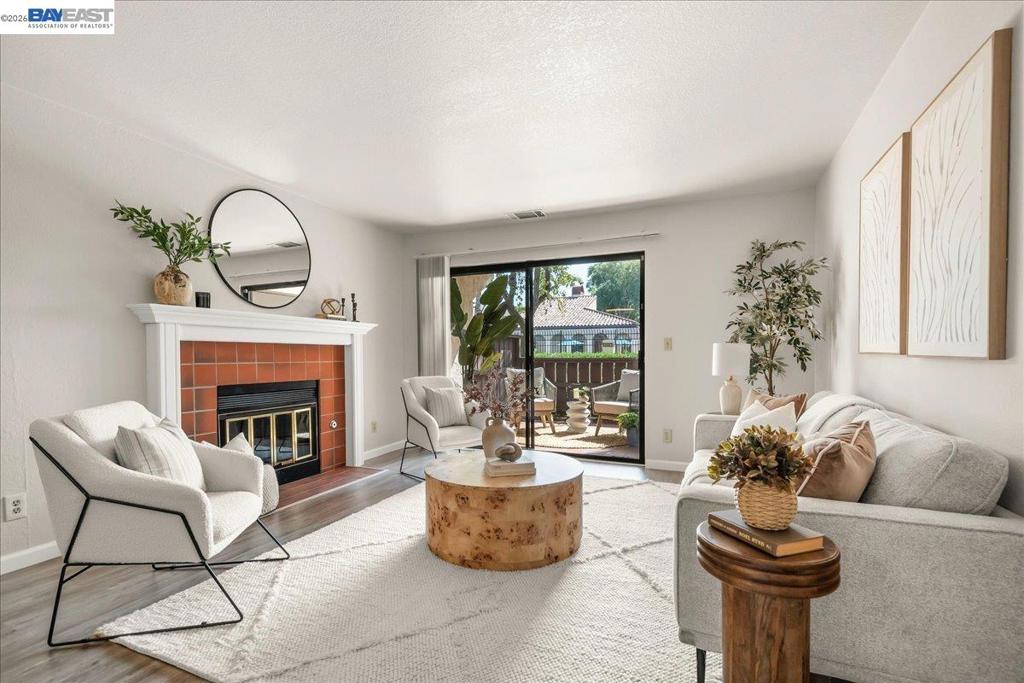 39843 Cedar Blvd 118