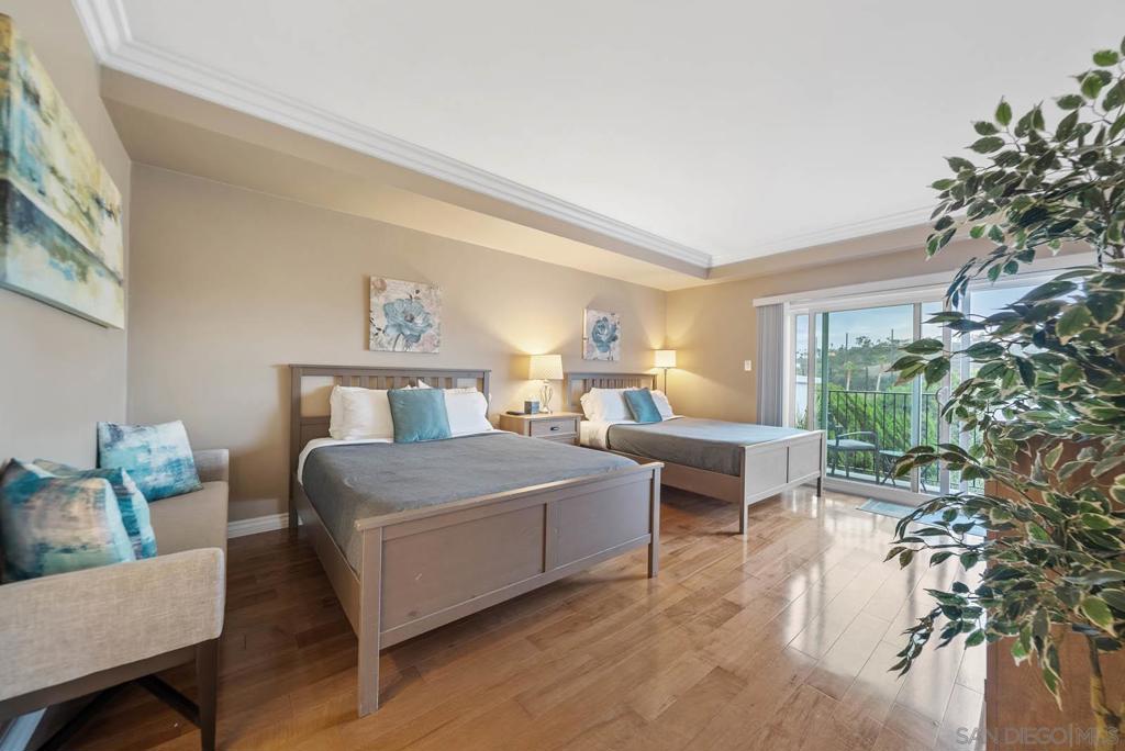 La Costa - Residential