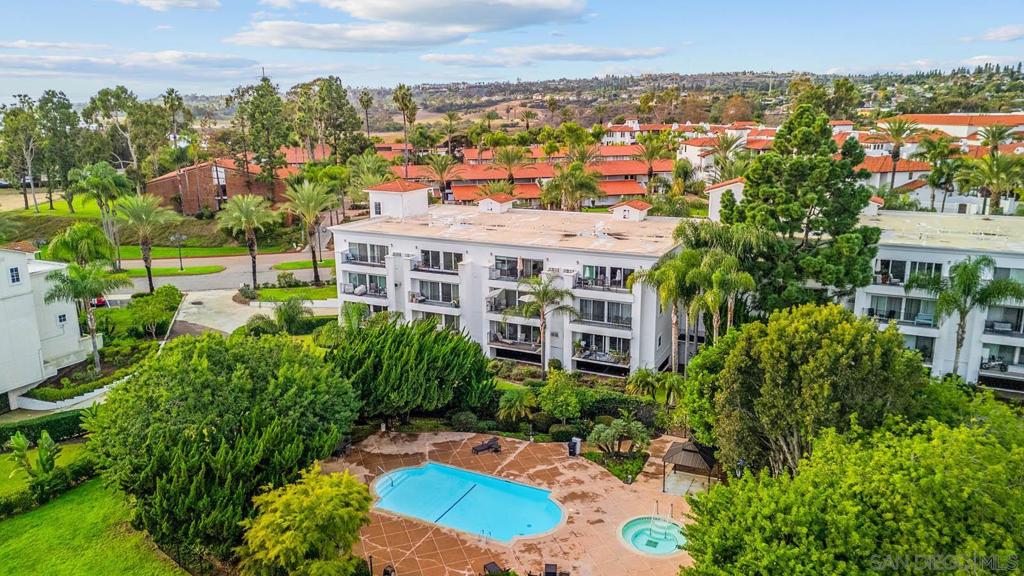 La Costa - Residential