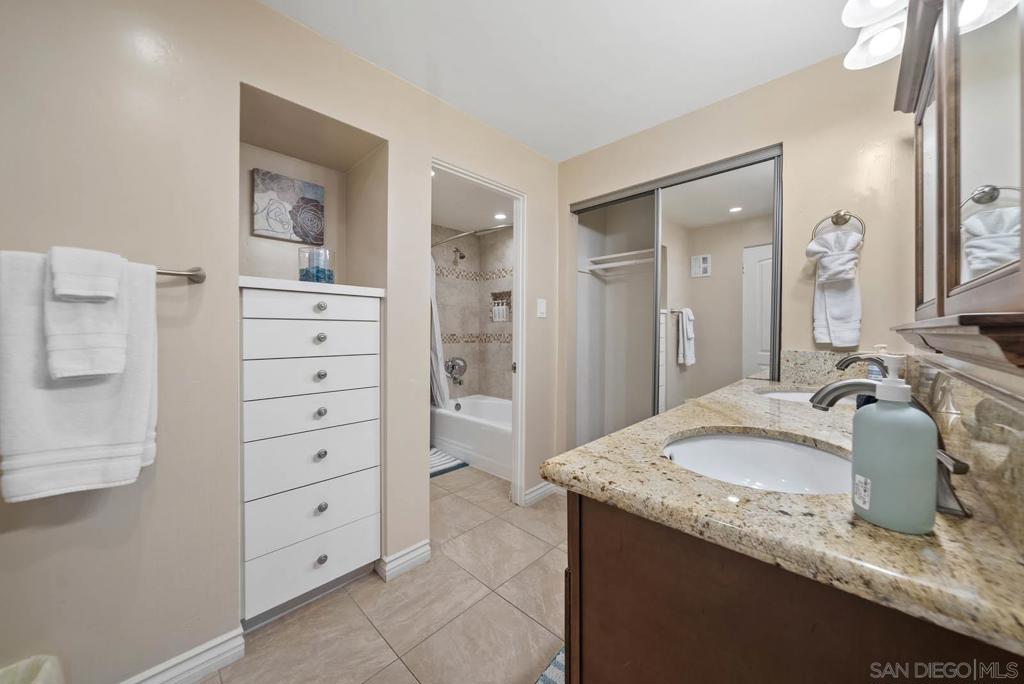 La Costa - Residential