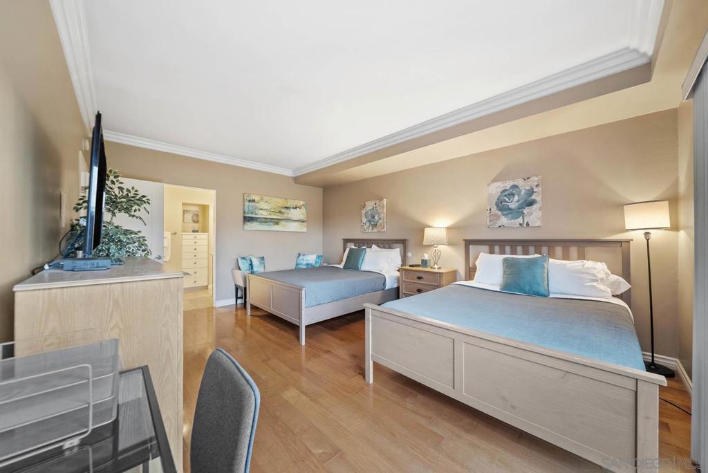 La Costa - Residential