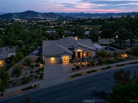 4225 W Riviera Corona CA 92883