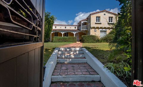 Photo of 731 San Vicente Boulevard, Santa Monica, CA 90402 (MLS # 26677373)