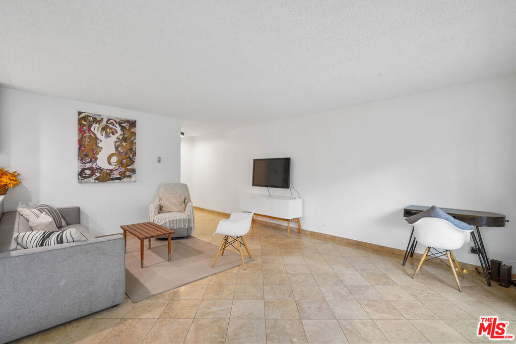 Properties 3 1045 S Bedford Street 7