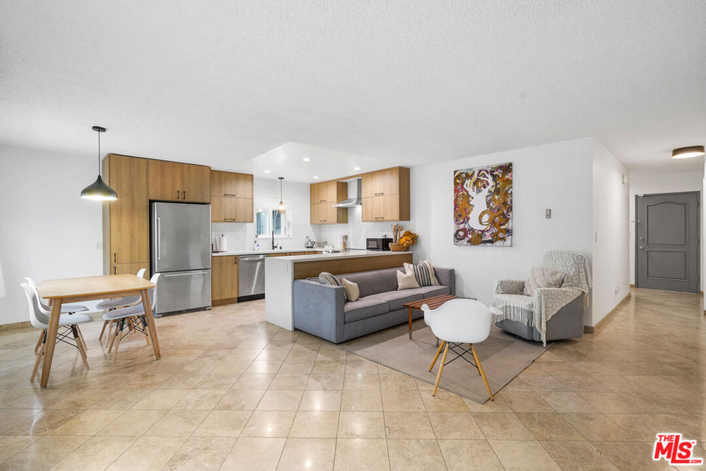 Properties 4 1045 S Bedford Street 7
