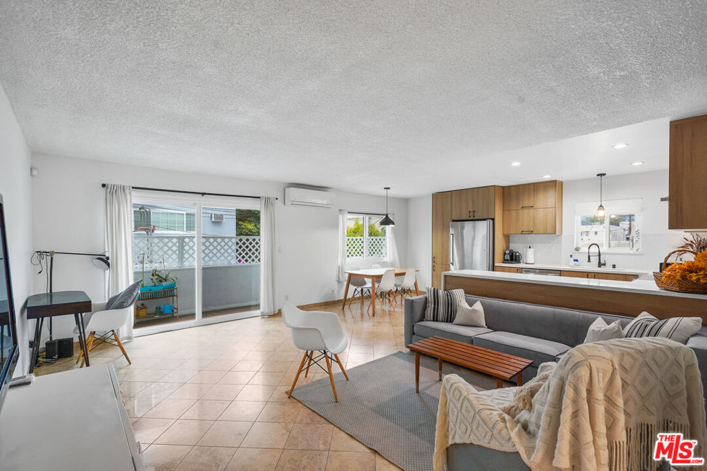 Properties 2 1045 S Bedford Street 7