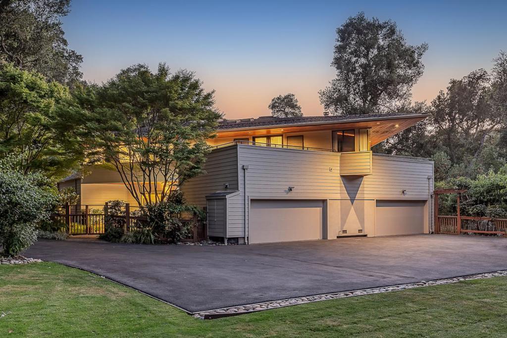 3 Oak Forest Court