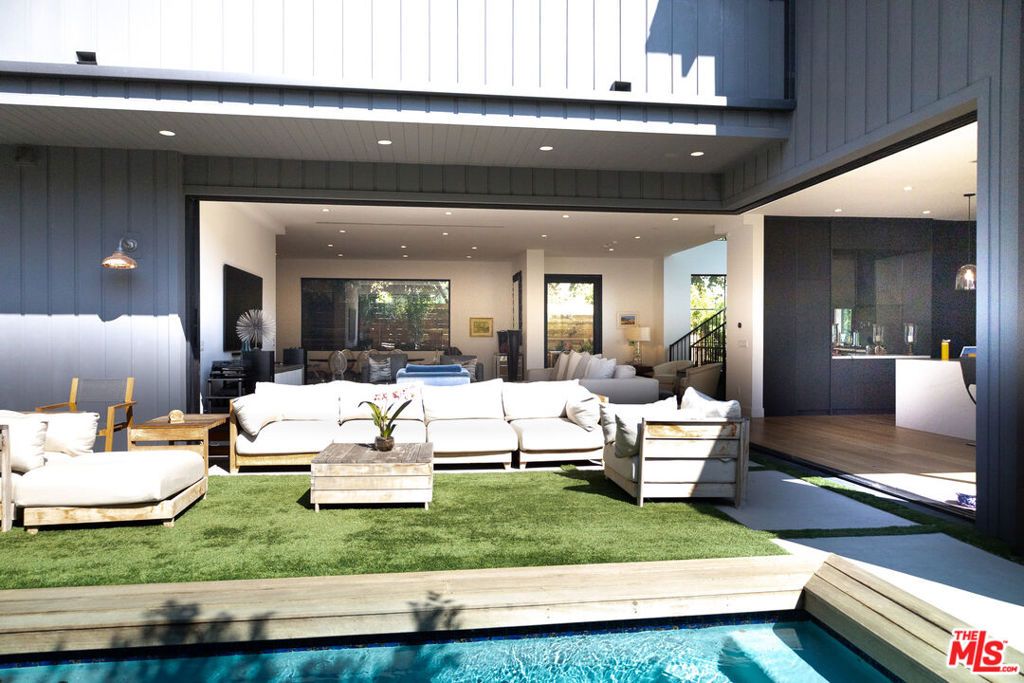 Photo of 1919 Pinehurst Road, Los Angeles, CA 90068 (MLS # 26647201)