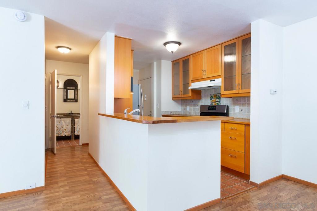 1621 Hotel Circle South E209