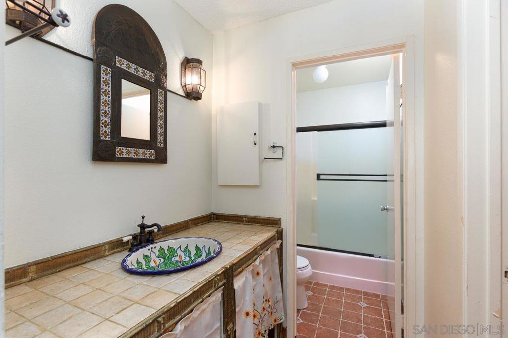 1621 Hotel Circle South E209