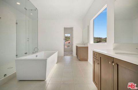 Tiny photo for 11865 Red Hawk Lane, Porter Ranch, CA 91326 (MLS # 26660617)